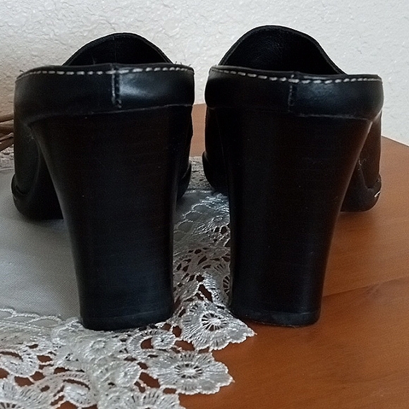 Lilly L Leather Comfort Slip On Shoes - Picture 6 of 7